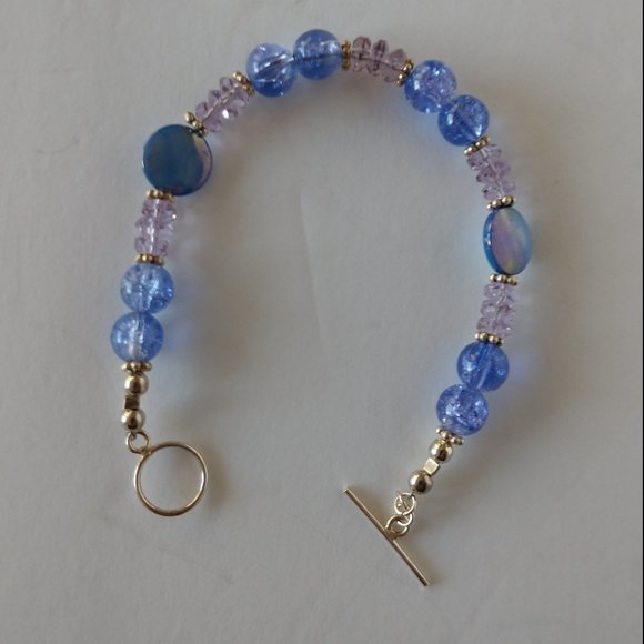 Purple Beaded Bracelet with Periwinkle Shells Handmade 7.5 Inches - Picture 12 of 16